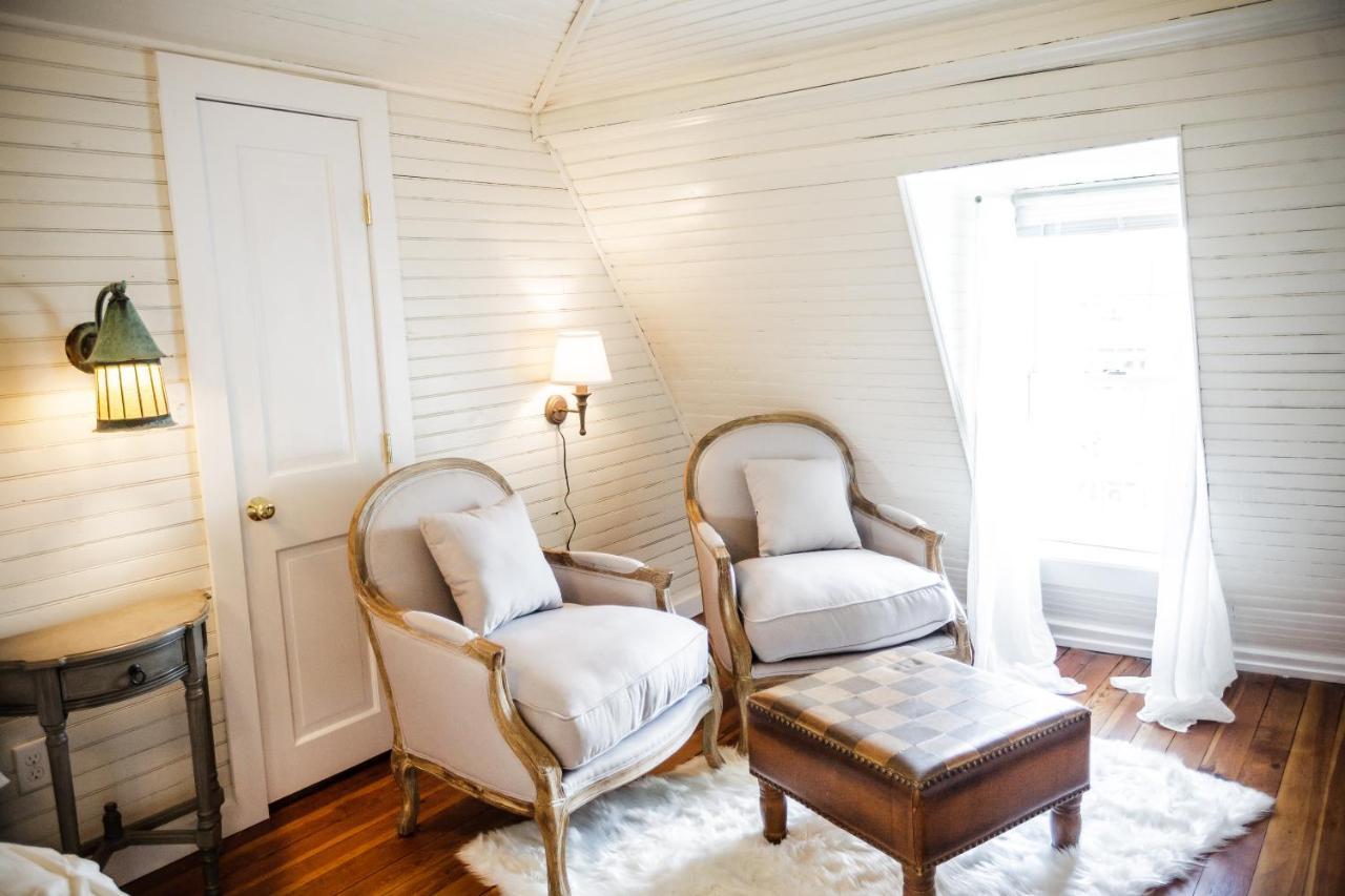 Fairytale Loft Suite 1 Bed, 1 Bath Luxury Apartment In Downtown Belmont Charlottesville Bagian luar foto